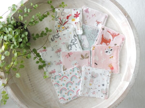 Lingettes démaquillantes débarbouillantes bébé enfant femme