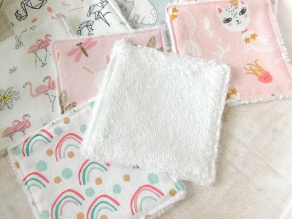 Lingettes démaquillantes débarbouillantes bébé enfant femme